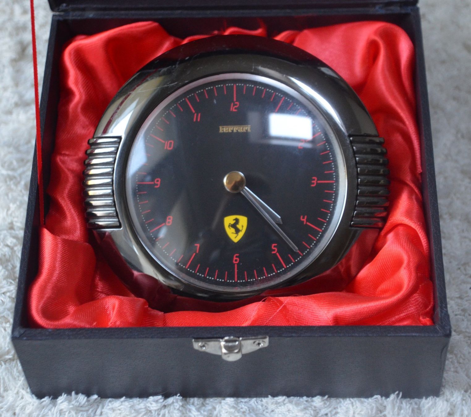 Stand- & Wanduhren: Ferrari Formula 1990's Tischuhr / horloge de table – Gebraucht aus Collonges von Auganien 3