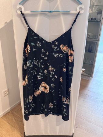 Sommerkleid mit Bluemn von COTTON:ON