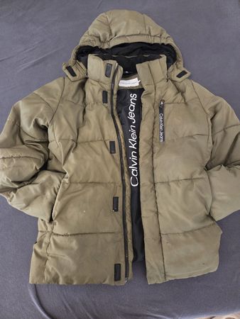 Calvin Klein Jeans Winterjacke Khaki Grösse 12 Jahre.