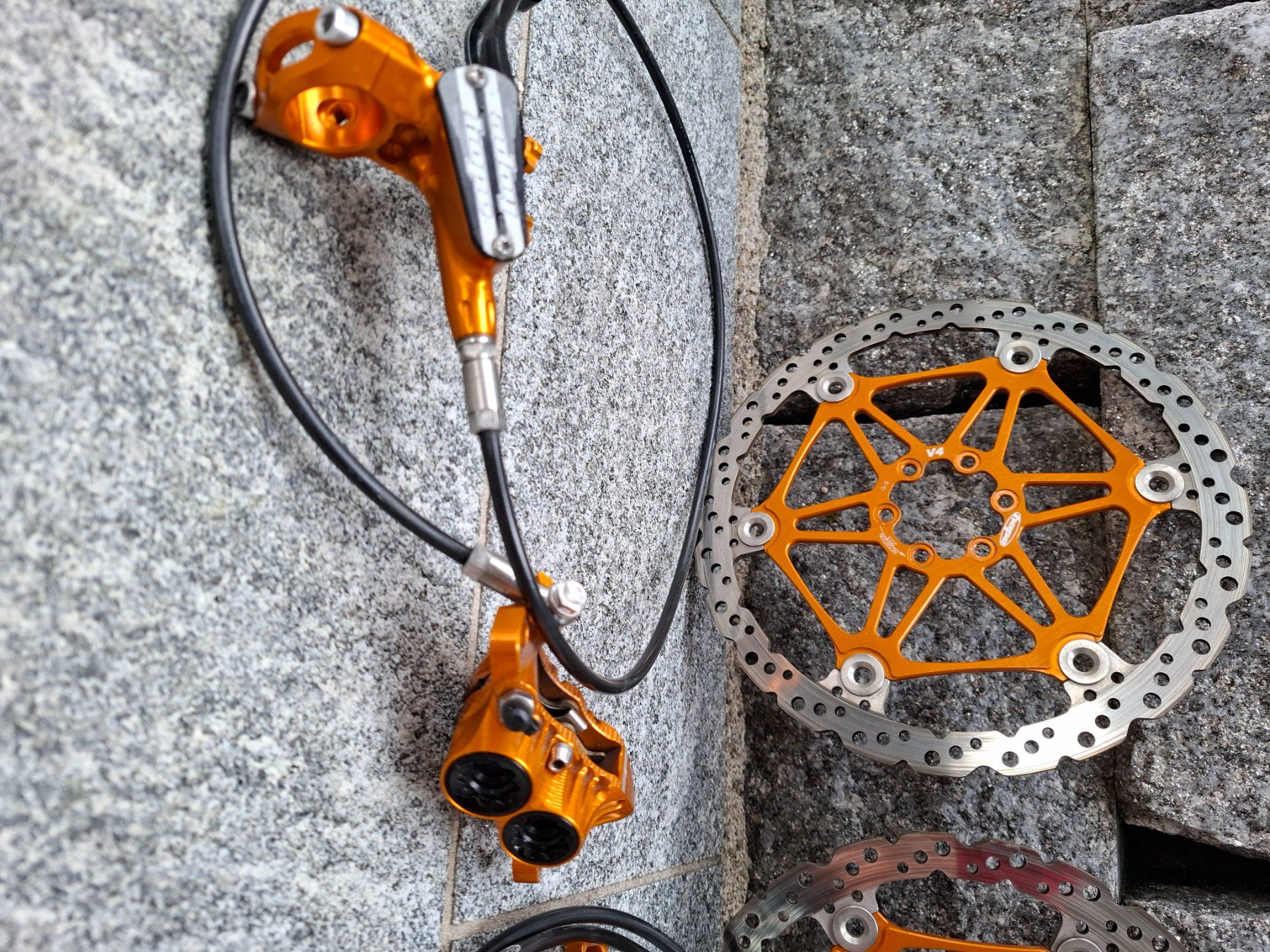 Hope Pezzi di ricambio: Hope Tech 3 V4 Bremsen Orange Scheibenbremsen – Usato da Schöftland venduto da Eichboy 2