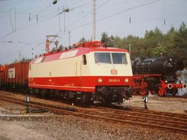 Elektro-Lokomotive 120 003-9 der DB, vor Begrüssungszug am 2