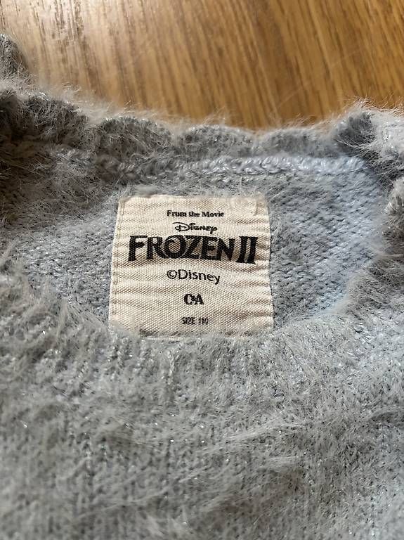 Pulls et sweat-shirts: Elsa Frozen Pullover Gr. 110 – D'occasion à Zürich par Smesskammer 1