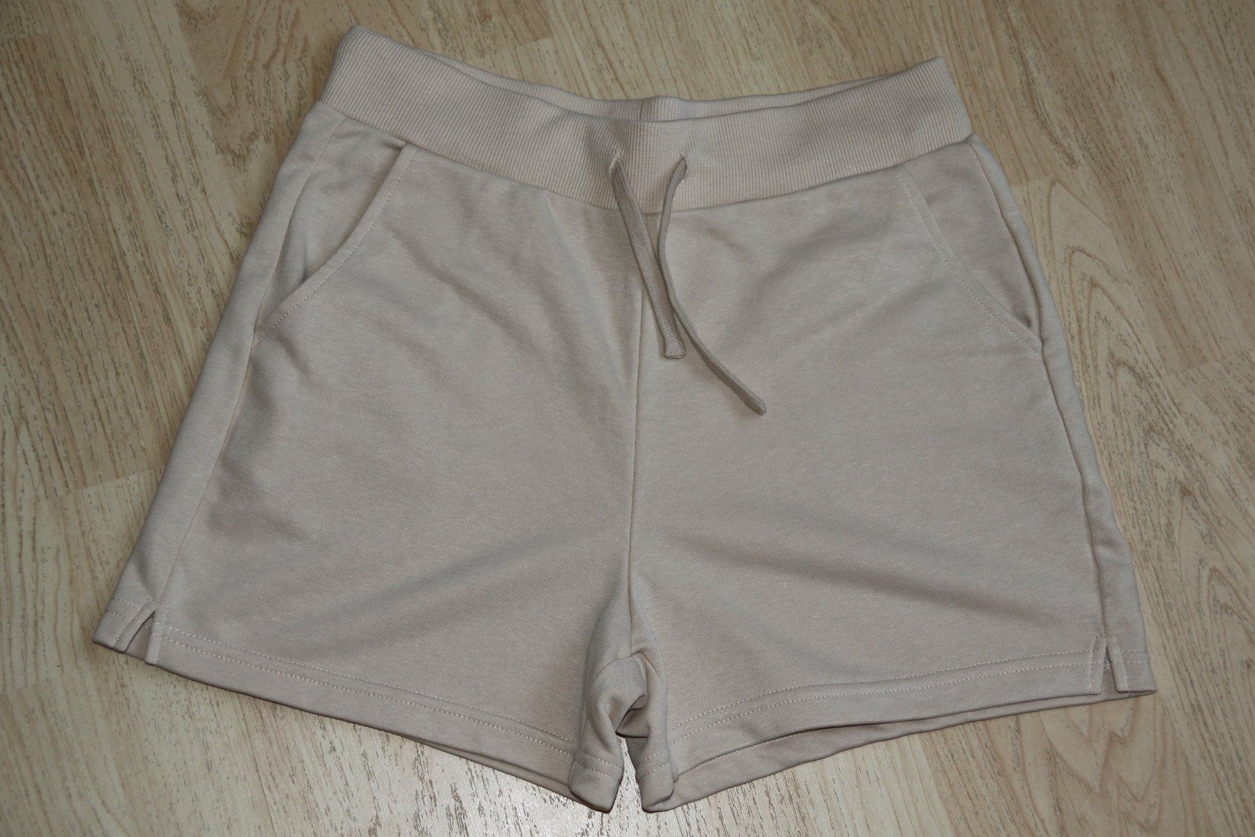Pantaloni: Neue coole Shorts Gr.M – Nuovo (secondo la descrizione) da Oberwil-Lieli venduto da Svetlana28 2