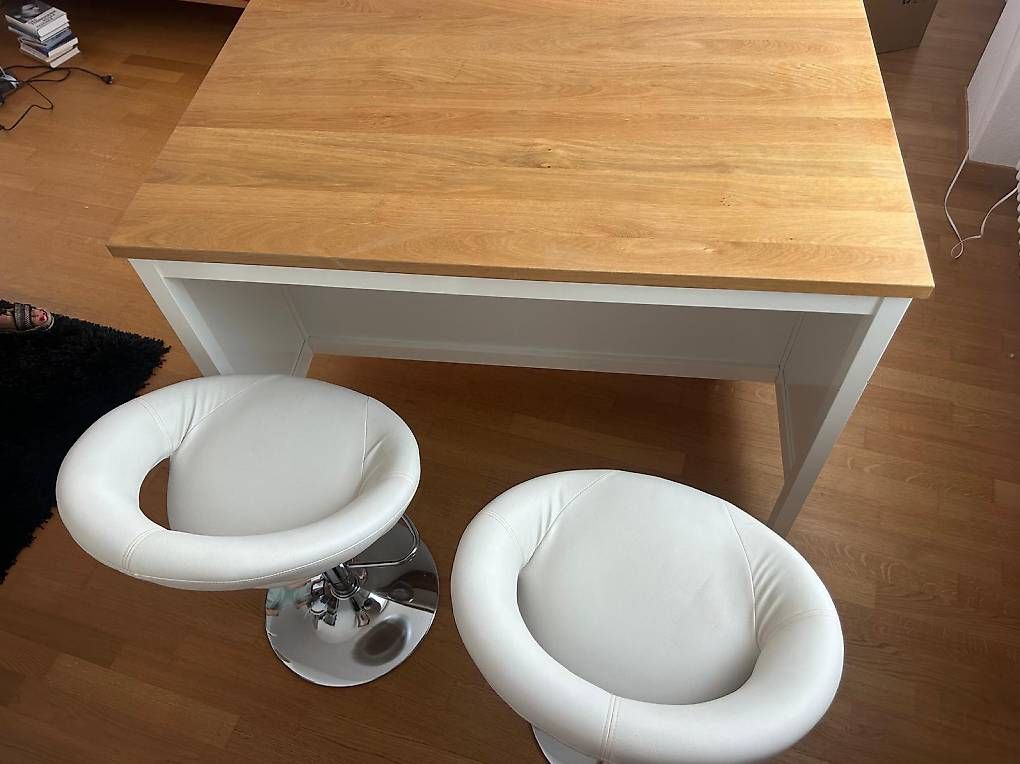 Ikea Cucine complete: Kücheninsel mit 2 Barstühlen – Usato da Schwyz venduto da SZurkirchen 2