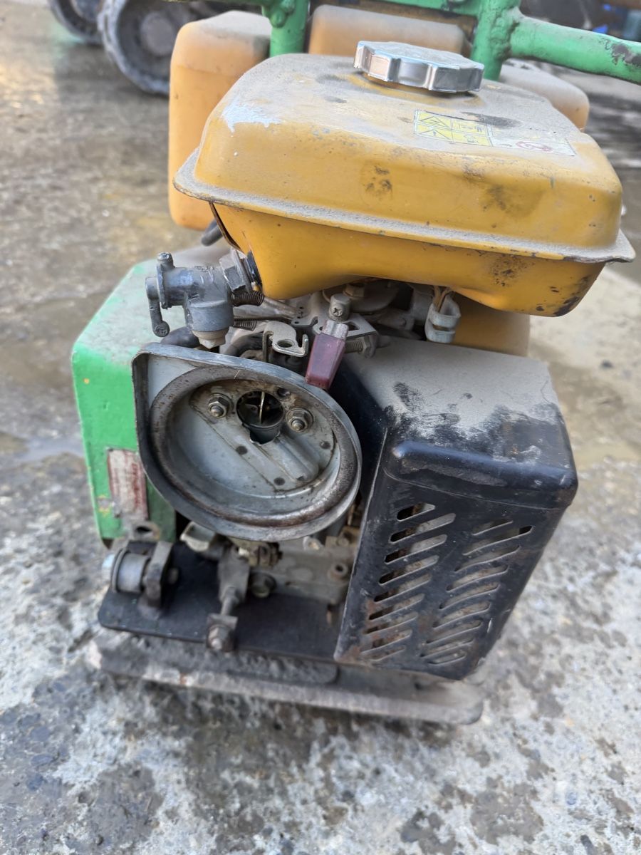 Toutes les machines: Rüttelplatten – Défectueux à Niederbipp par baggerch 2