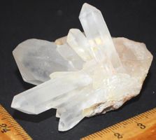 Deko Heilstein K-1093 – Bergkristall Cluster 46 Gramm