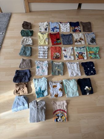 33- teiliges Jungskleiderpaket Grösse 110/116