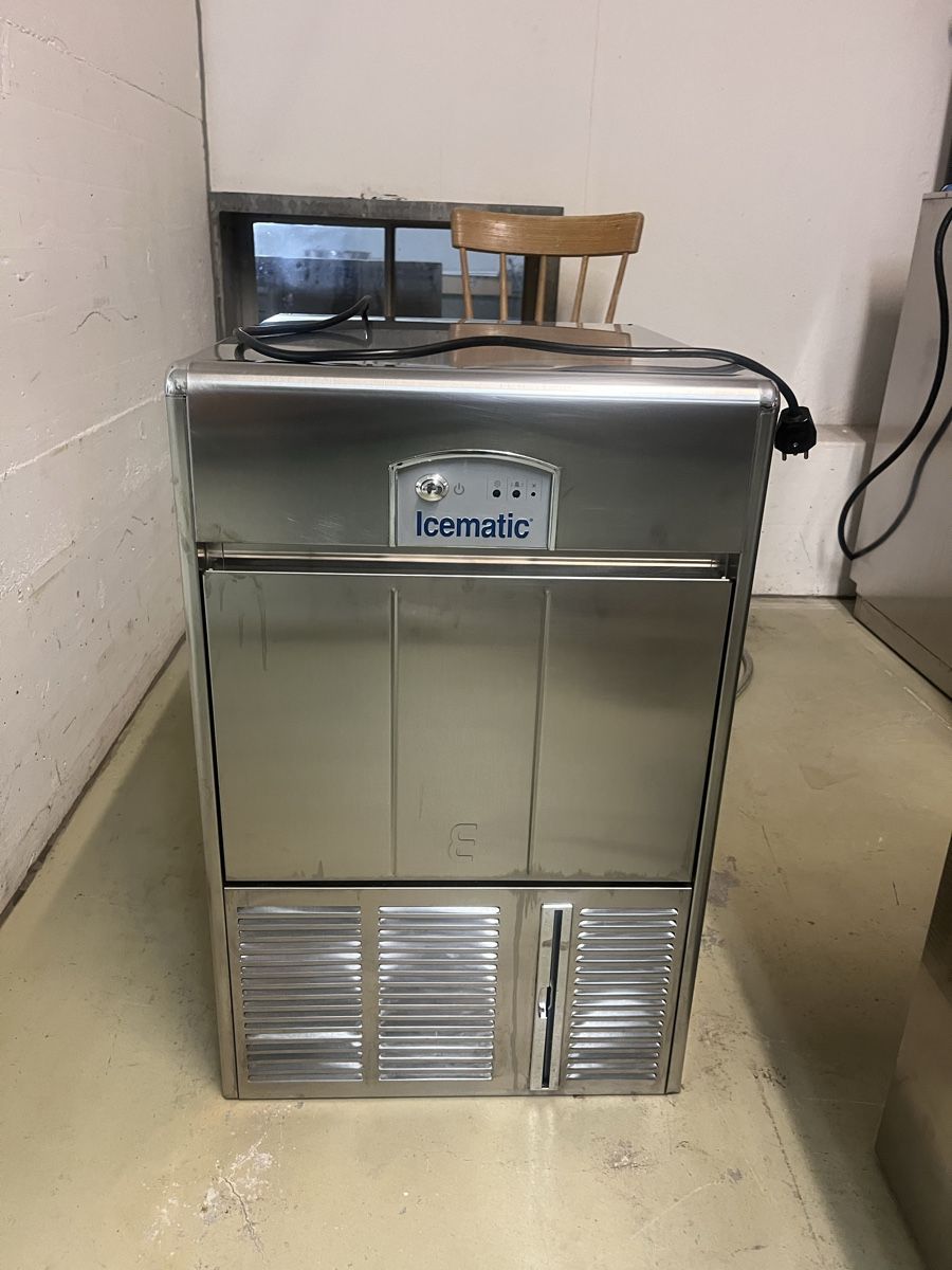 Küchengeräte: Eiswürfelmaschine Icematic E35 – Gebraucht aus Dittingen von Cervolino77