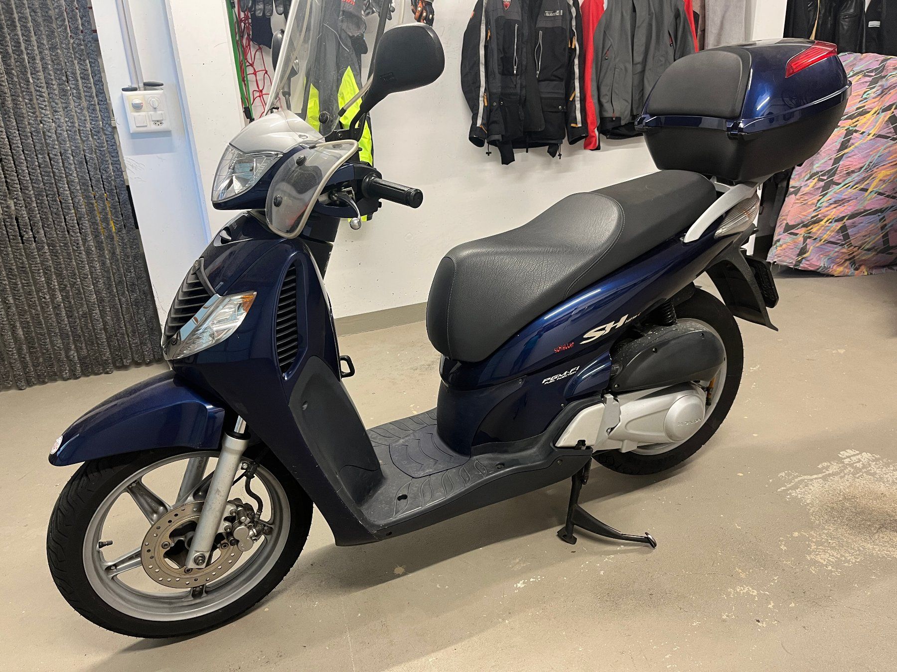 Honda Scooters: Honda SH 125 – Gebraucht aus Dinhard von Urgnos