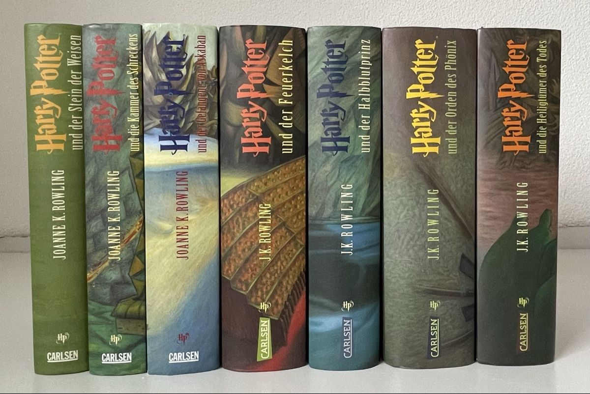 Libri: Harry Potter Kollektion inkl. Pins – Nuovo (secondo la descrizione) da Ried b. Kerzers venduto da TheReds 1
