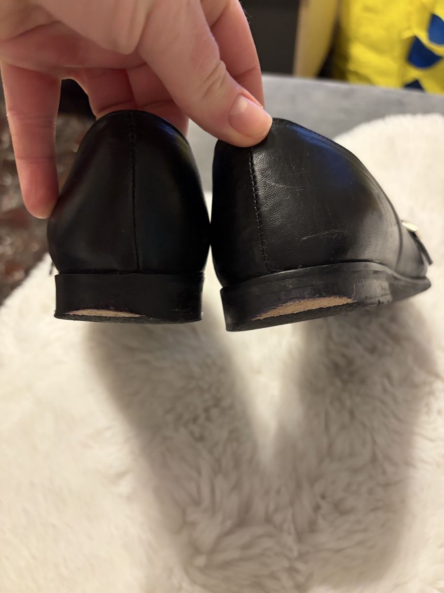 Damenschuhe: Black Leather Flats, size 37.5 - Stylish Secondhand! – Gebraucht aus Sorengo von dis_tfq6 2