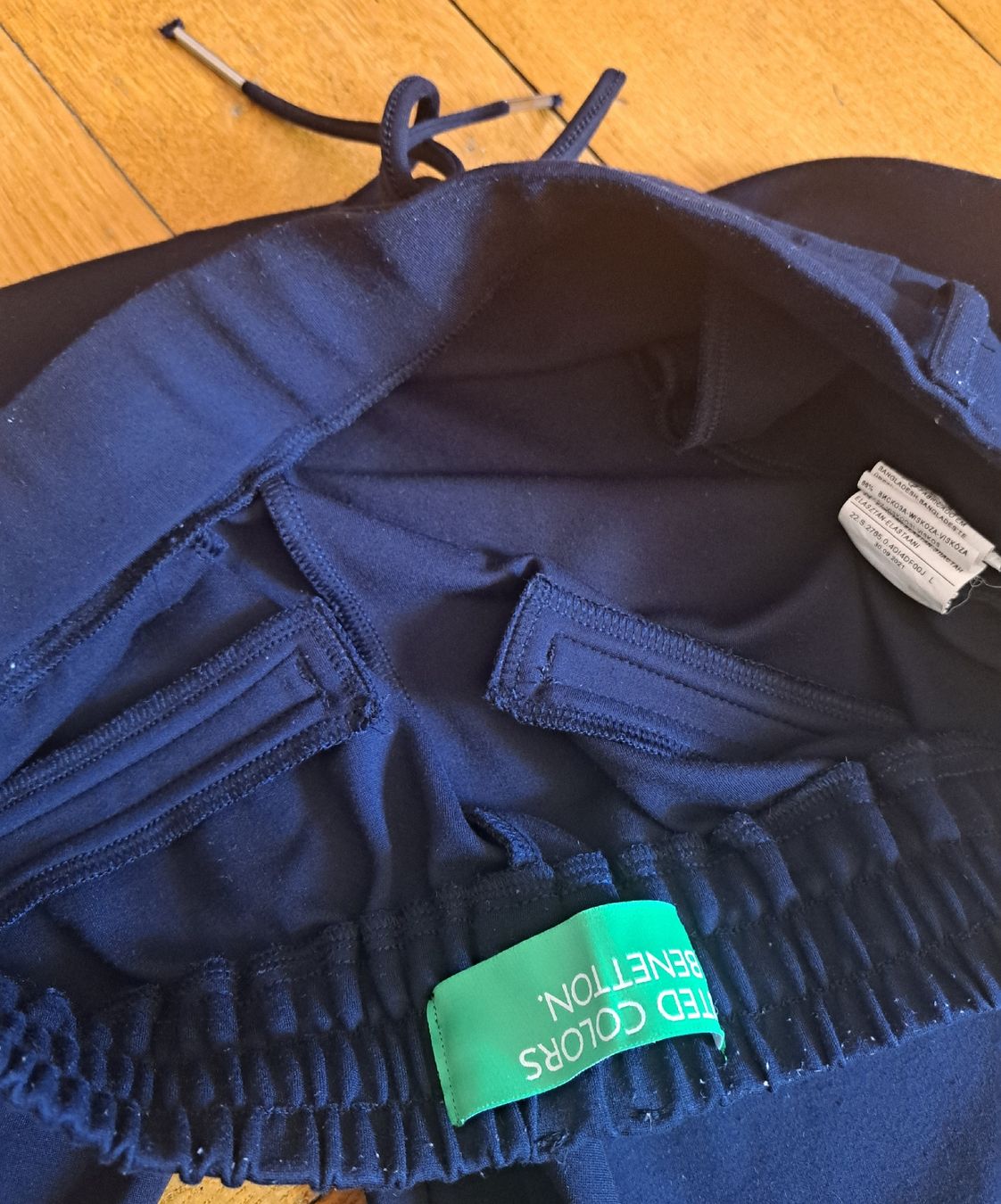Benetton Pantaloni: BENETTON Hose Grösse L dunkelblau – Usato da Zürich venduto da dph_r9t2 7