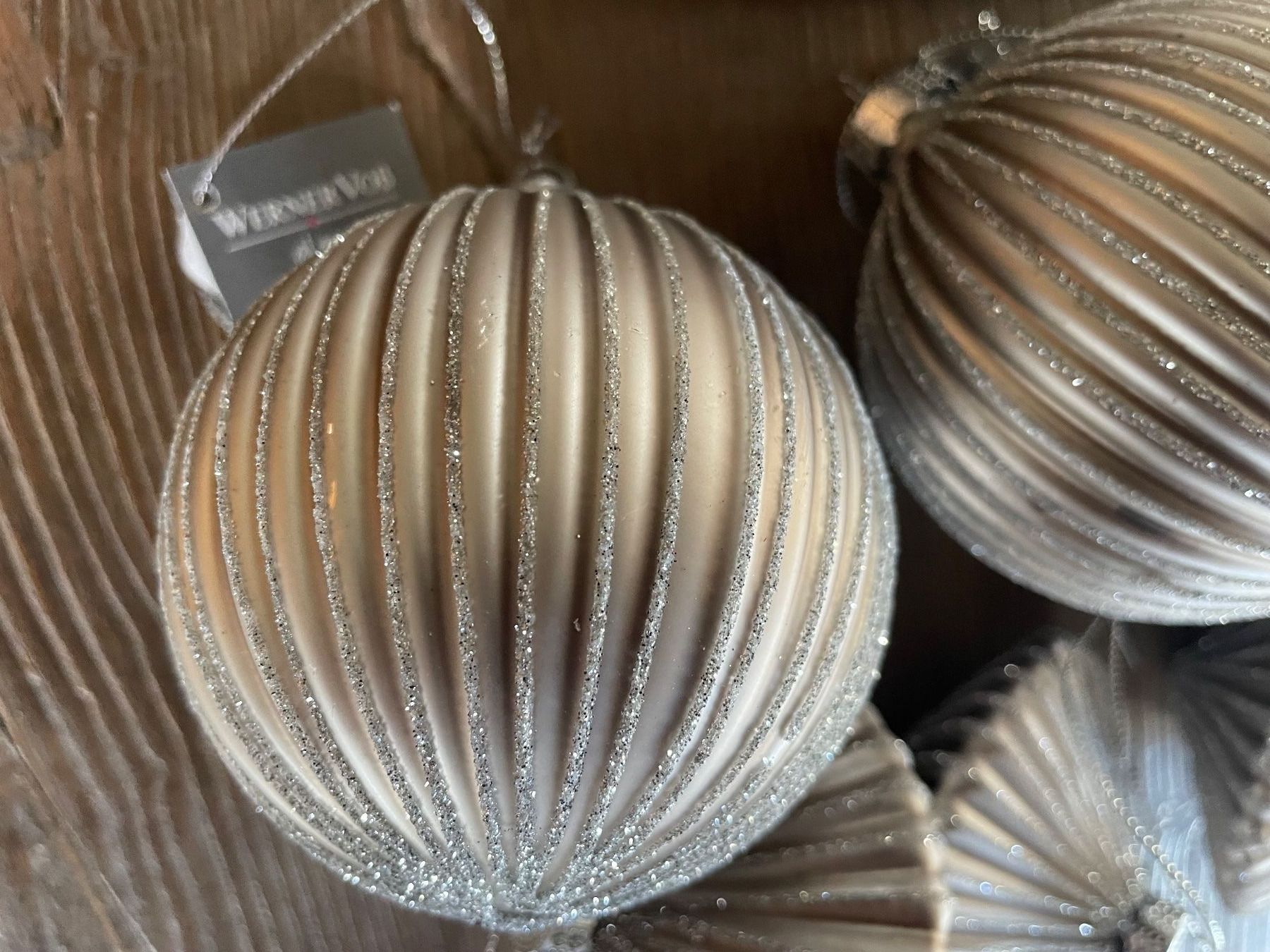 Tutte le decorazioni: Edle Weihnachtskugeln Silber mit Glitter in Glas/Neu/OVP – Nuovo e nell'imballaggio originale da Volketswil venduto da rubin74 3