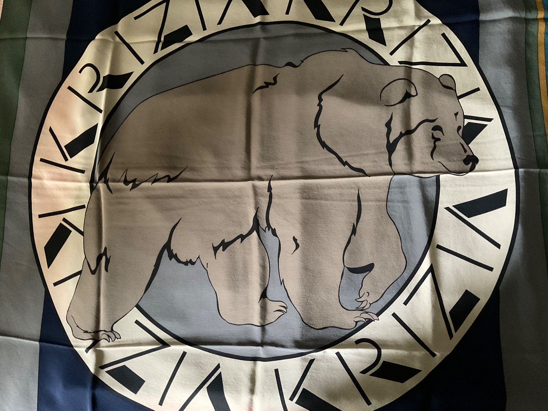 Foulard & Sciarpe: Seide Carré Krizia Vintage – Usato da Biel/Bienne venduto da heygio 1