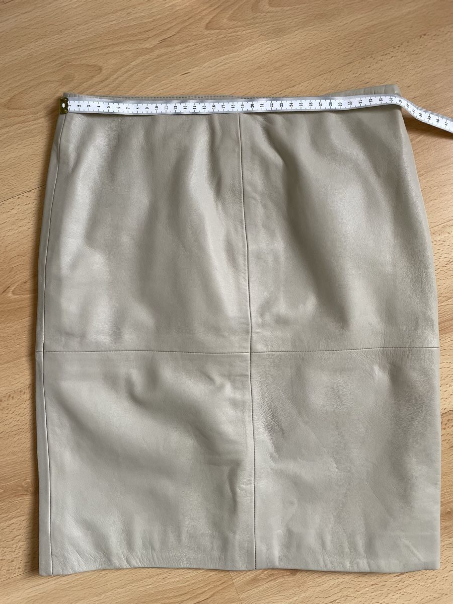Gonne: Beige leather skirt - never worn - size 34 – Nuovo (secondo la descrizione) da Fischbach-Göslikon venduto da Vera2109 2