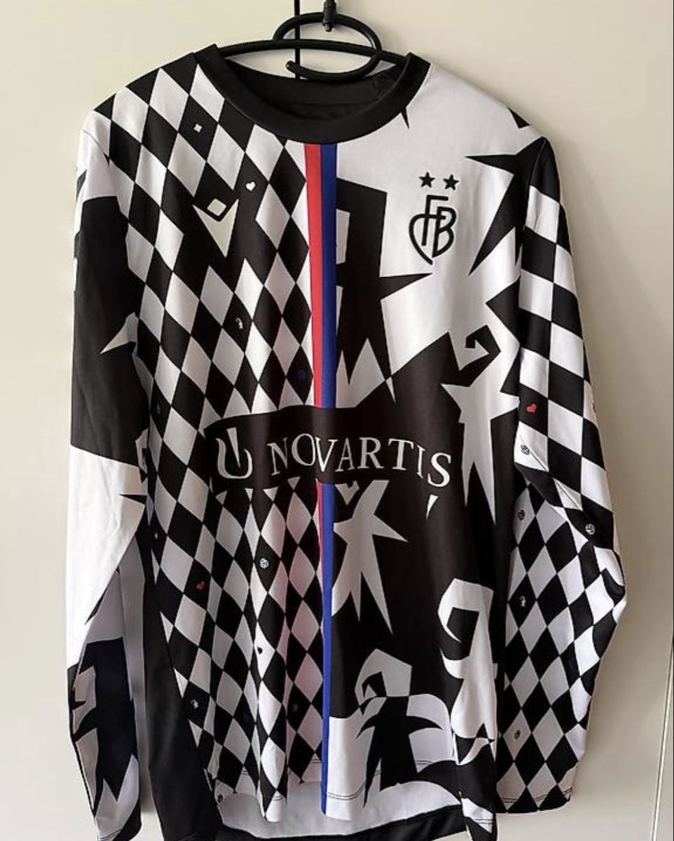 Canottiere & Pantaloni: Fc Basel Fasnachttrikot Gr.M – Usato da Basel venduto da kleinerprinz