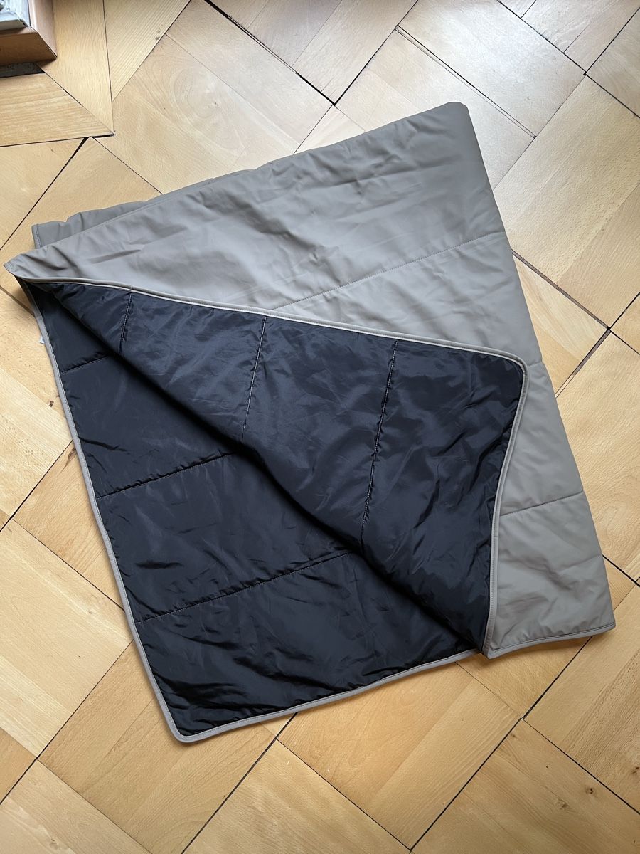Decken: Rains Padded Blanket, Picknickdecke – Gebraucht aus Zürich von romcam