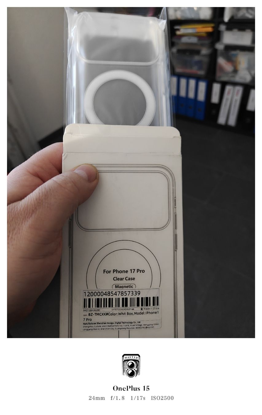 Cover & Protezioni schermo: Coque magsafe iPhone 17 pro – Nuovo e nell'imballaggio originale da noréaz venduto da mepla76