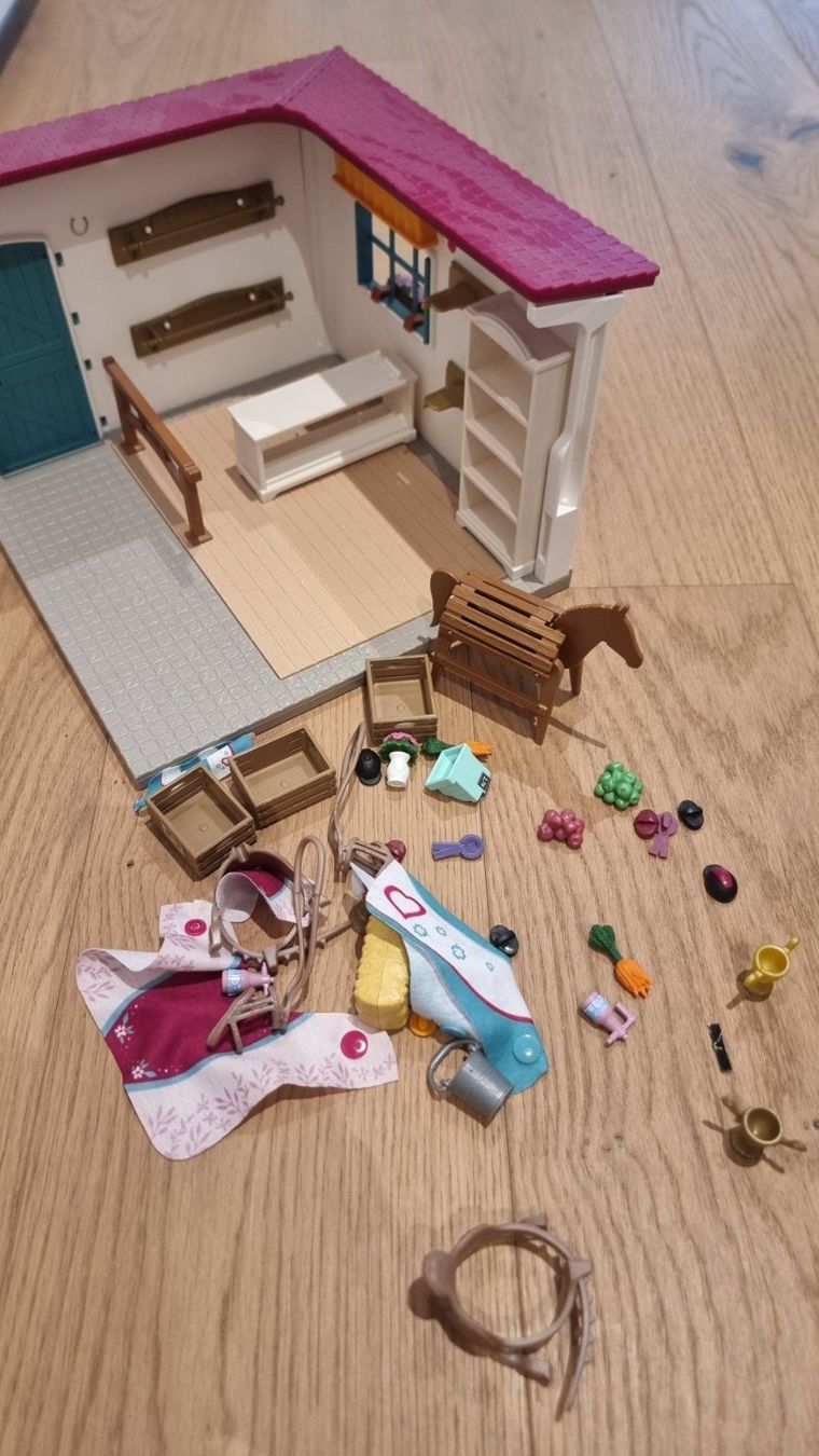 Schleich Giocattoli: Schleich Reitshop – Usato da Buttikon SZ venduto da Limo180 2