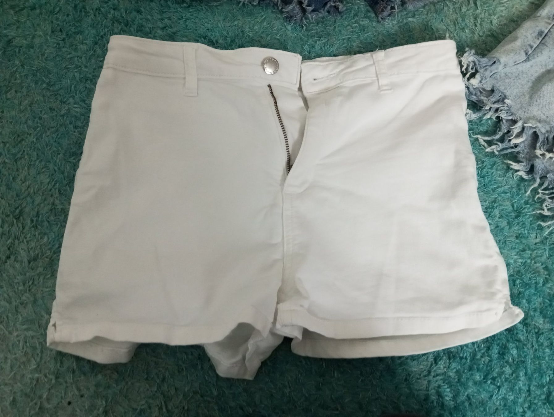 Jeans: Kurze Jeans/ Shorts – Usato da Amriswil venduto da cbe_cr6q 5