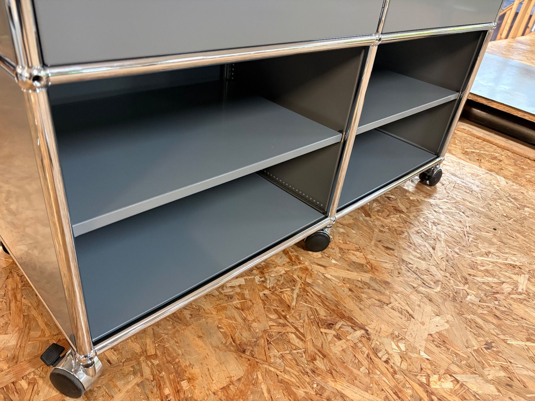 USM Scaffali: USM Sideboard - USM Mittelgrau – Usato da Hellbühl venduto da copy-swiss 1