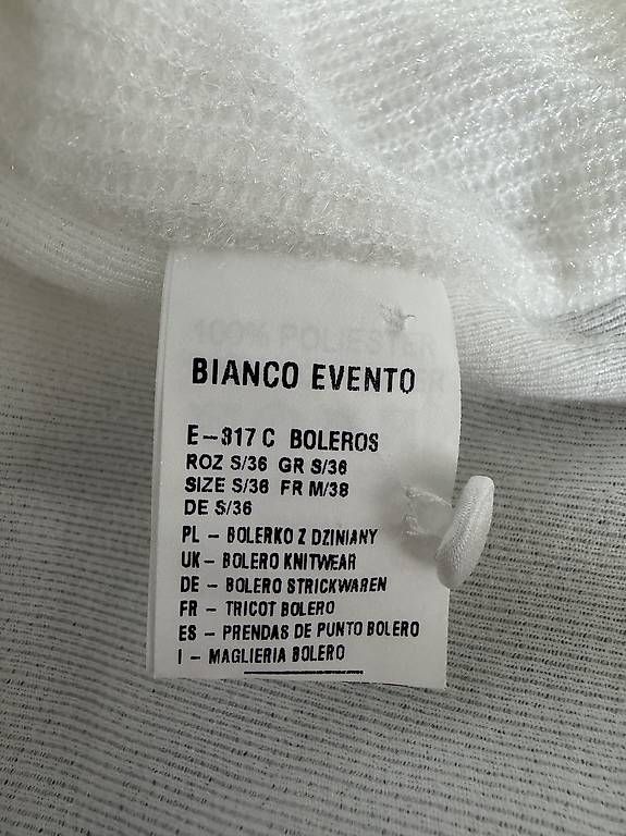 Bolero: Bolero / Brautjacke Gr. 36 mit Schal – Usato da Balzers venduto da chr_jg2k 2
