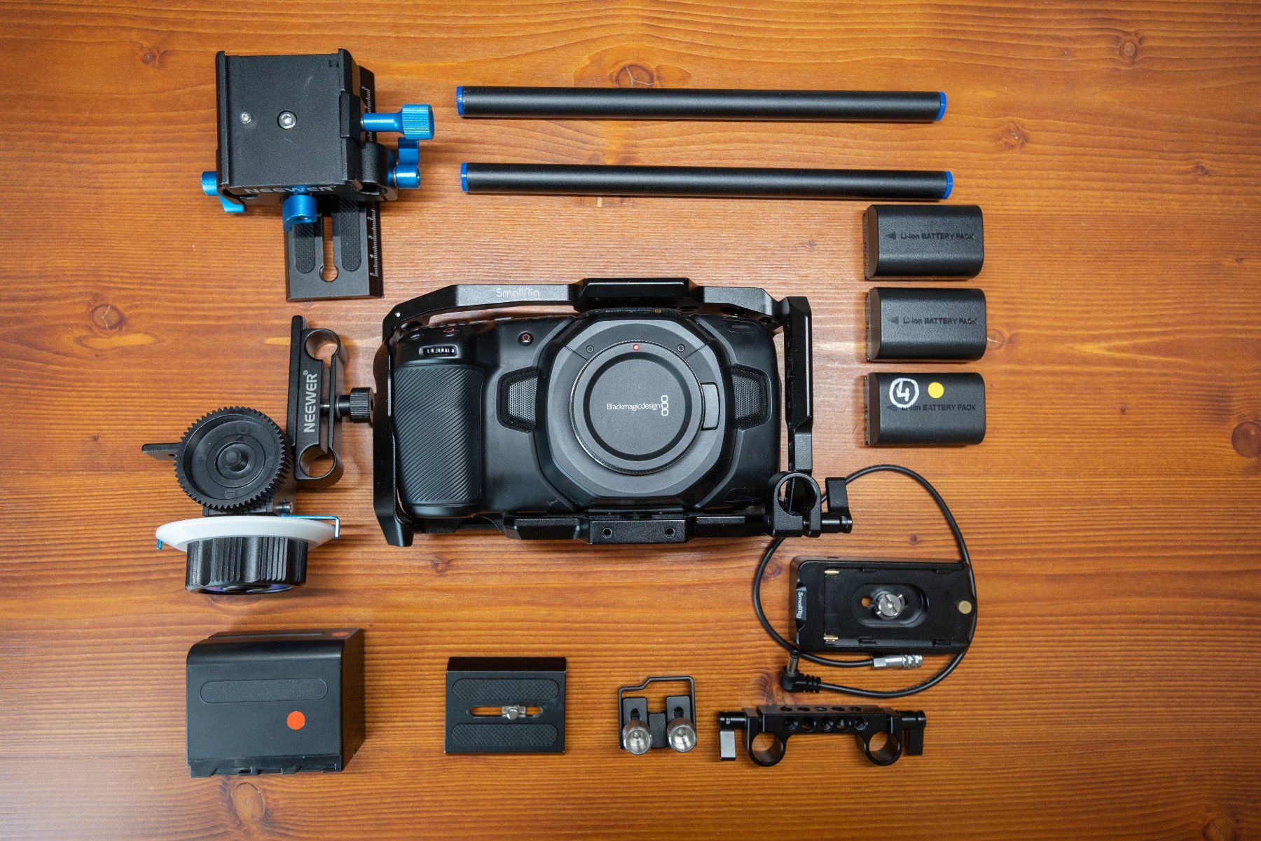 Blackmagic Videocamere: Blackmagic Pocket 4k Full Set mit Zubehör – Usato da Vich venduto da OverRedR 1