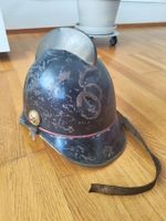 Feuerwehrhelm alt, Lederriemen