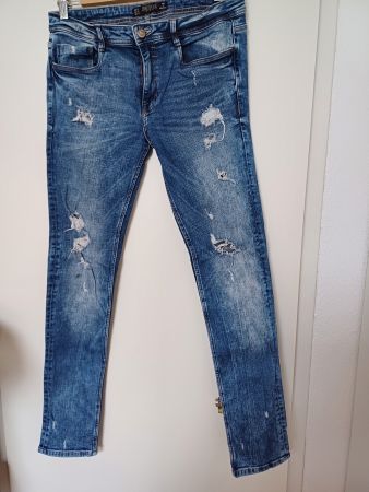Jeans - Marke: Zara - Grösse 42