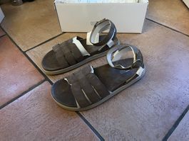 Leder Sandale Gr  38. Fabrikneu