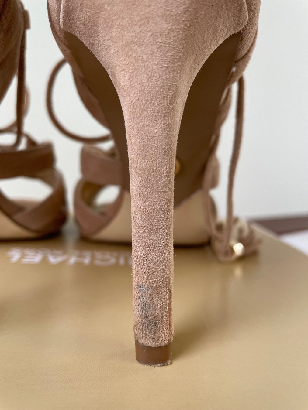 Michael Kors Damenschuhe: Michael KORS GENUINE SUEDE PUMPS, SIZE 36,5 – Gebraucht aus Forch von ele_9gsf 8