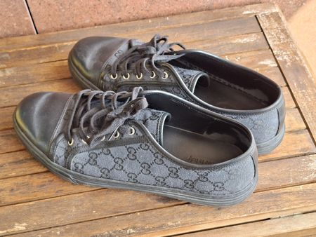 chaussure gucci taille 10 (44-44,5)