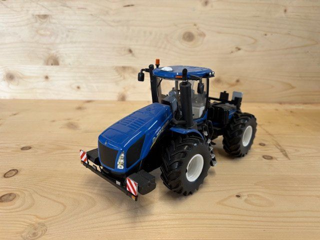 New Holland Kit di modellismo & Modellini statici: New Holland T9.670 – Nuovo (secondo la descrizione) da Oberbütschel venduto da SimBla91 1