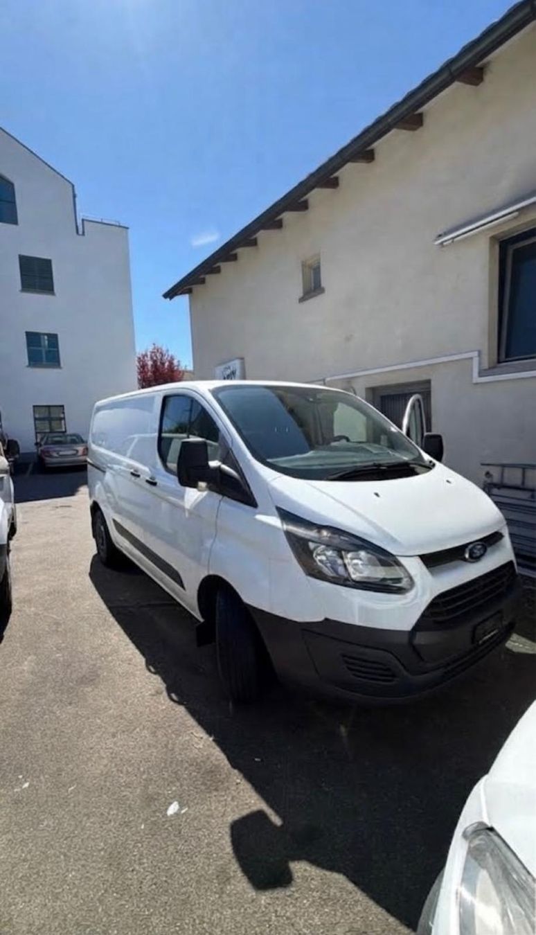 Ford Nutzfahrzeuge: Furgone Ford Transit Custom 2015 – Gebraucht aus Salmsach von Zek998