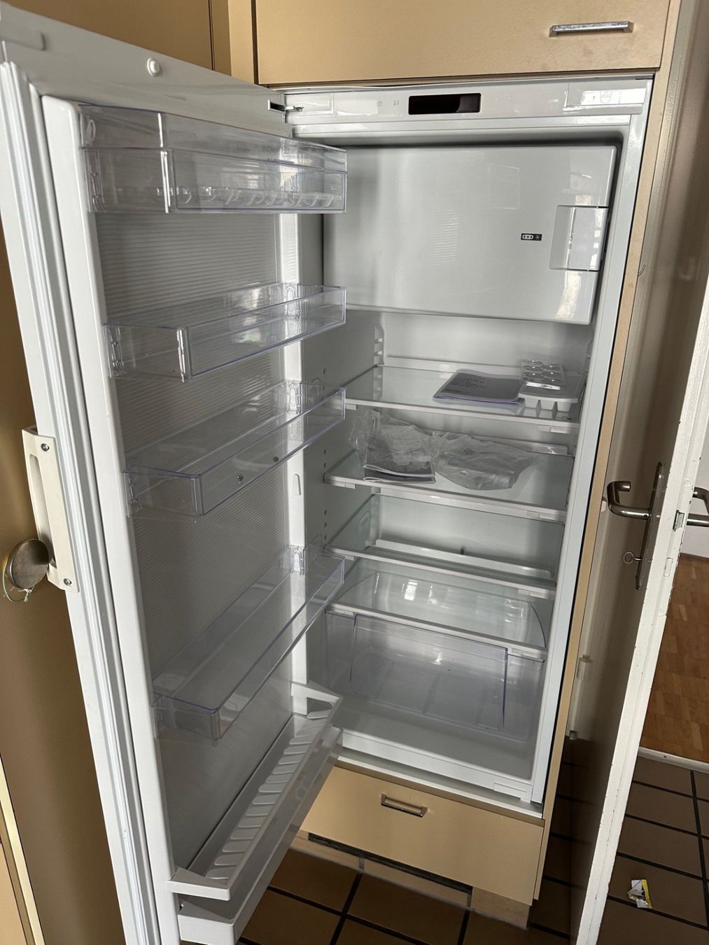 V-Zug Frigoriferi: V-Zug Kühlschrank Höhe127 cm. – Usato da Glattbrugg venduto da ani1234 1