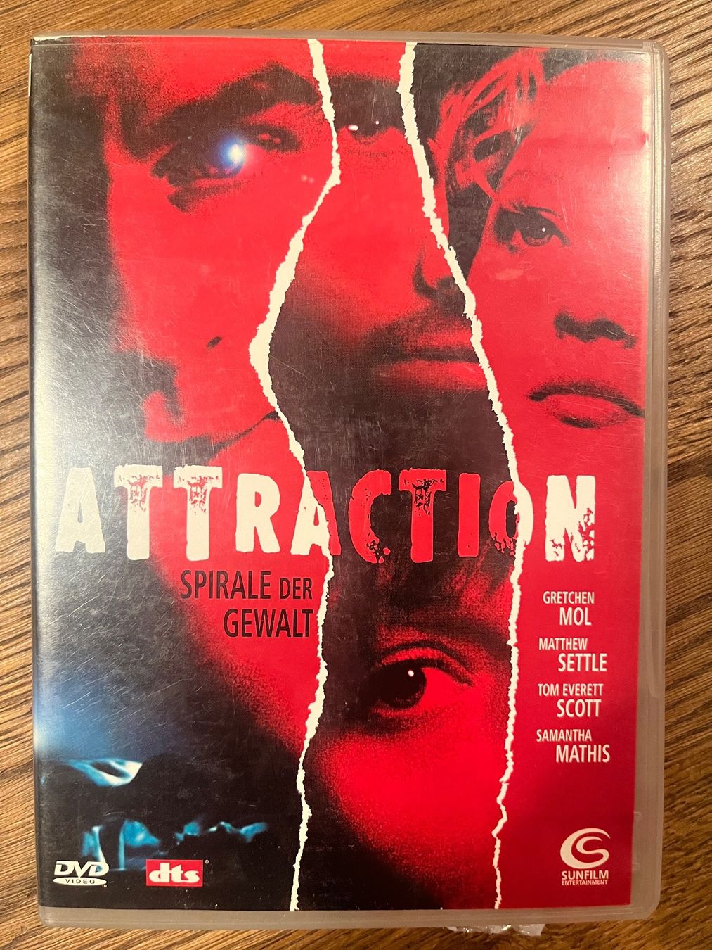 Tutti i DVDs: DVD Attraction - Spirale der Gewalt – Usato da Glarus venduto da Greenday