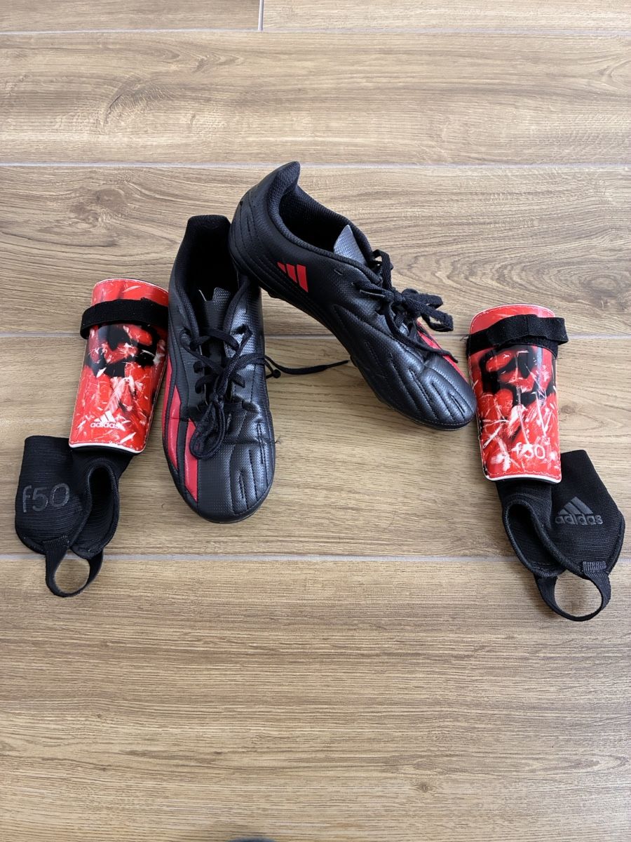Adidas Herrenschuhe: Adidas F50 Fussballschuhe Schwarz Gr 38&2/3 und Schienbeins – Gebraucht aus Goldau von machdam