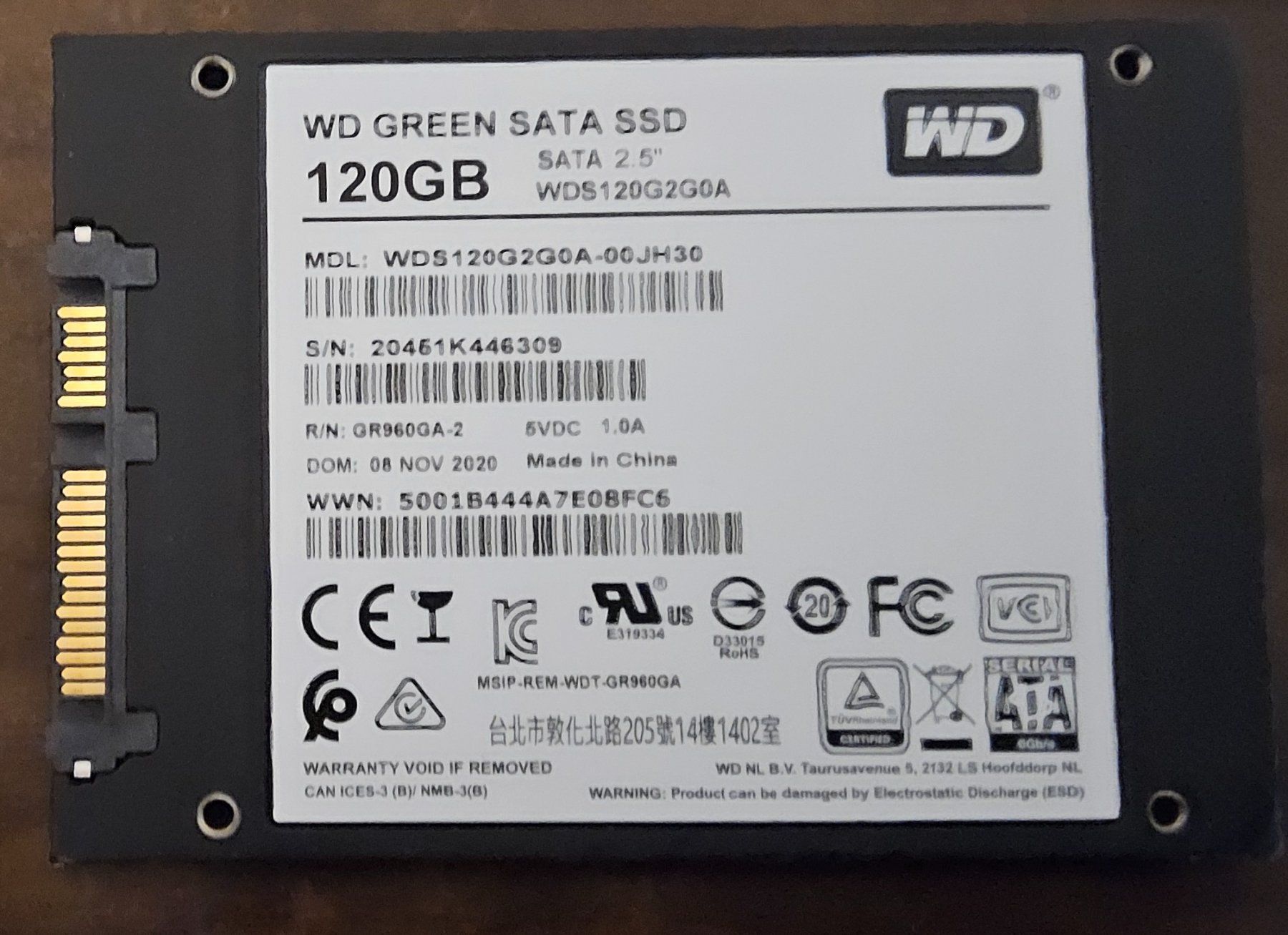 Western Digital Disques durs: AB CHF 1.- - WD Geen 128GB SSD – D'occasion à Basel par drfsim 1
