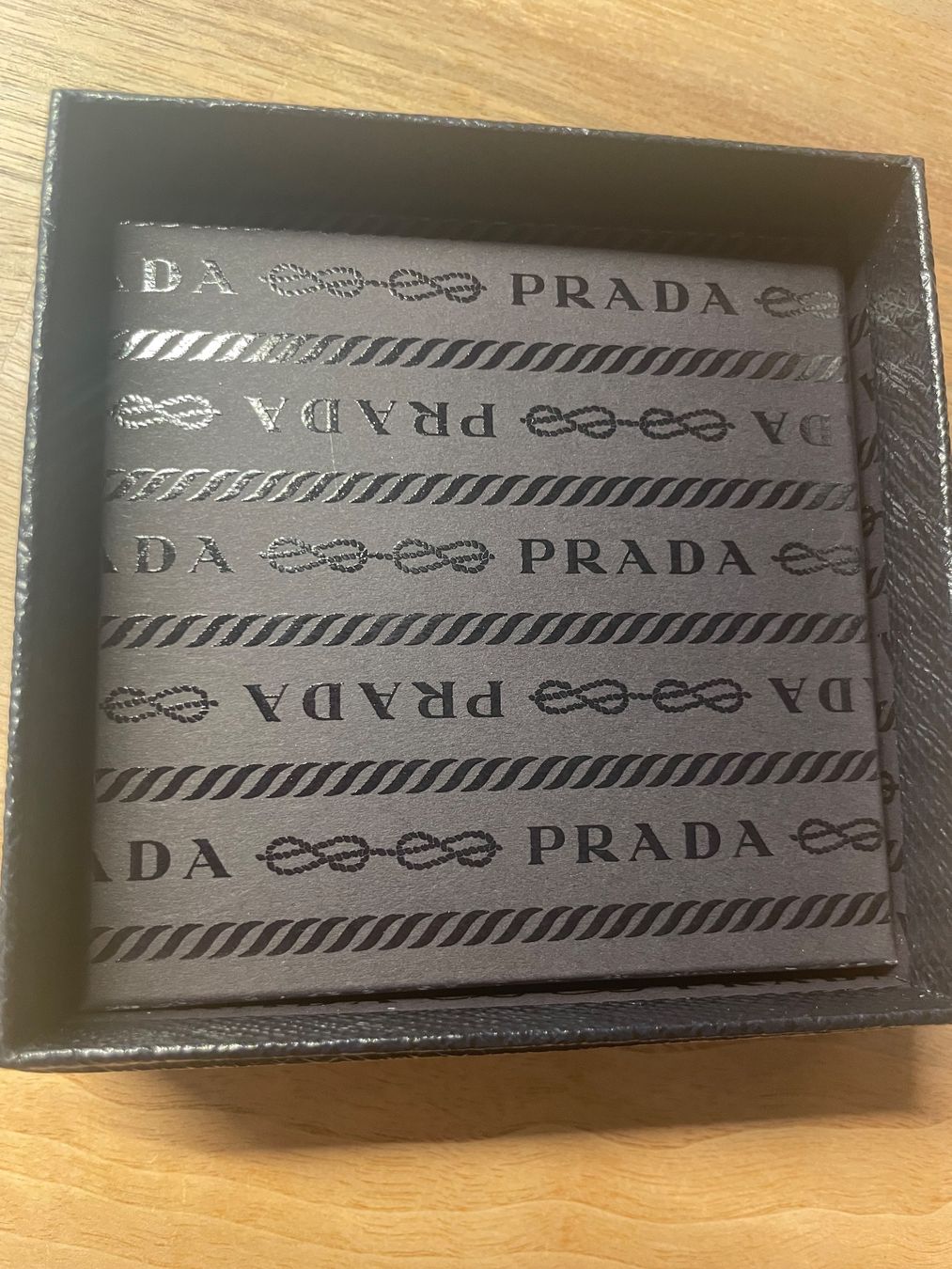 Prada Altro in Decorazioni & Accessori: Original Prada Box, schwarz – Nuovo (secondo la descrizione) da Lachen SZ venduto da schoenundgut
