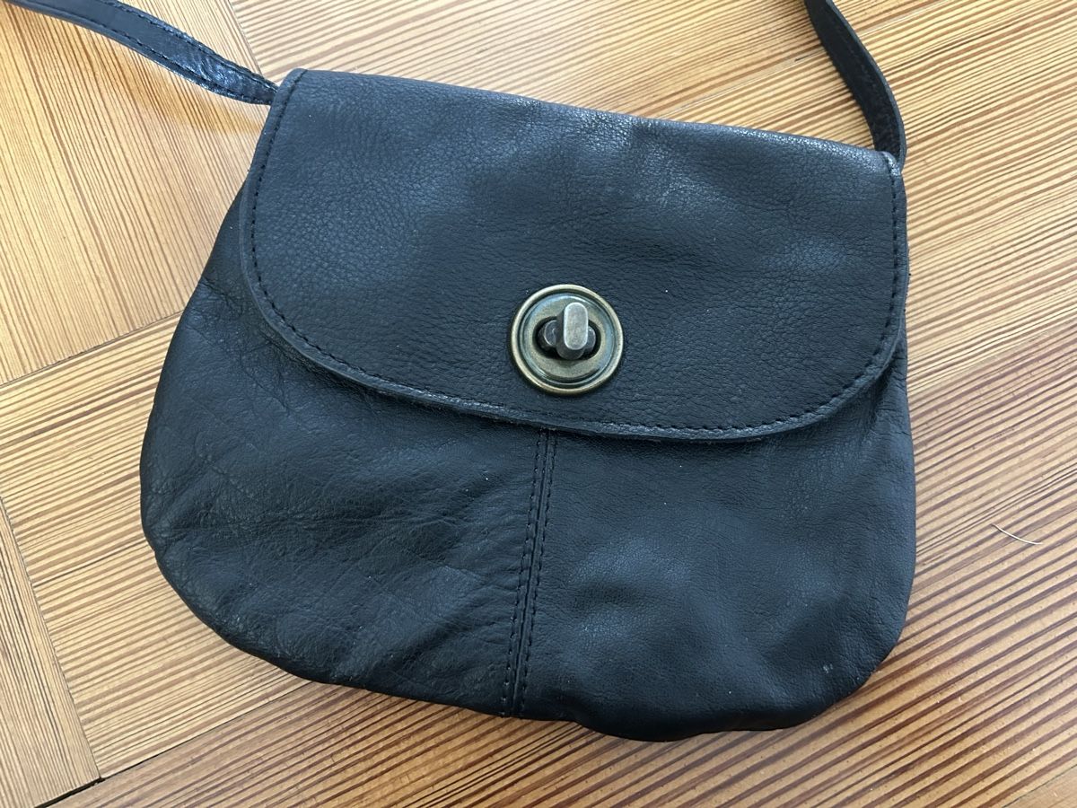 Pieces Sacs femmes: Petit sac en cuir – Neuf (Voir description) à Neuchâtel par Yaya2020 1