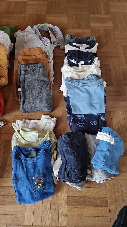 Lotti & Set di vestiti: Kleiderset Junge Kleiderpaket Grösse 68/74 – Usato da Lütisburg Station venduto da feg_zp7k 1