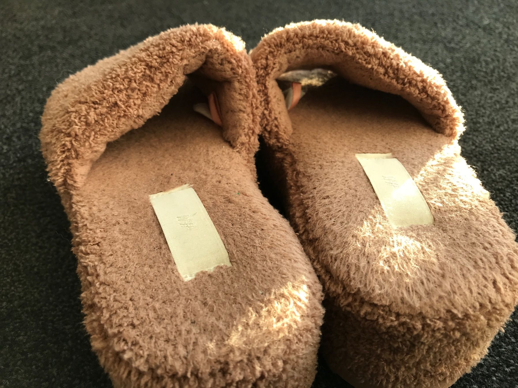 H&M Scarpe da donna: Kuschelschuhe Gr 38 – Usato da St. Margrethen SG venduto da kellenbh 2