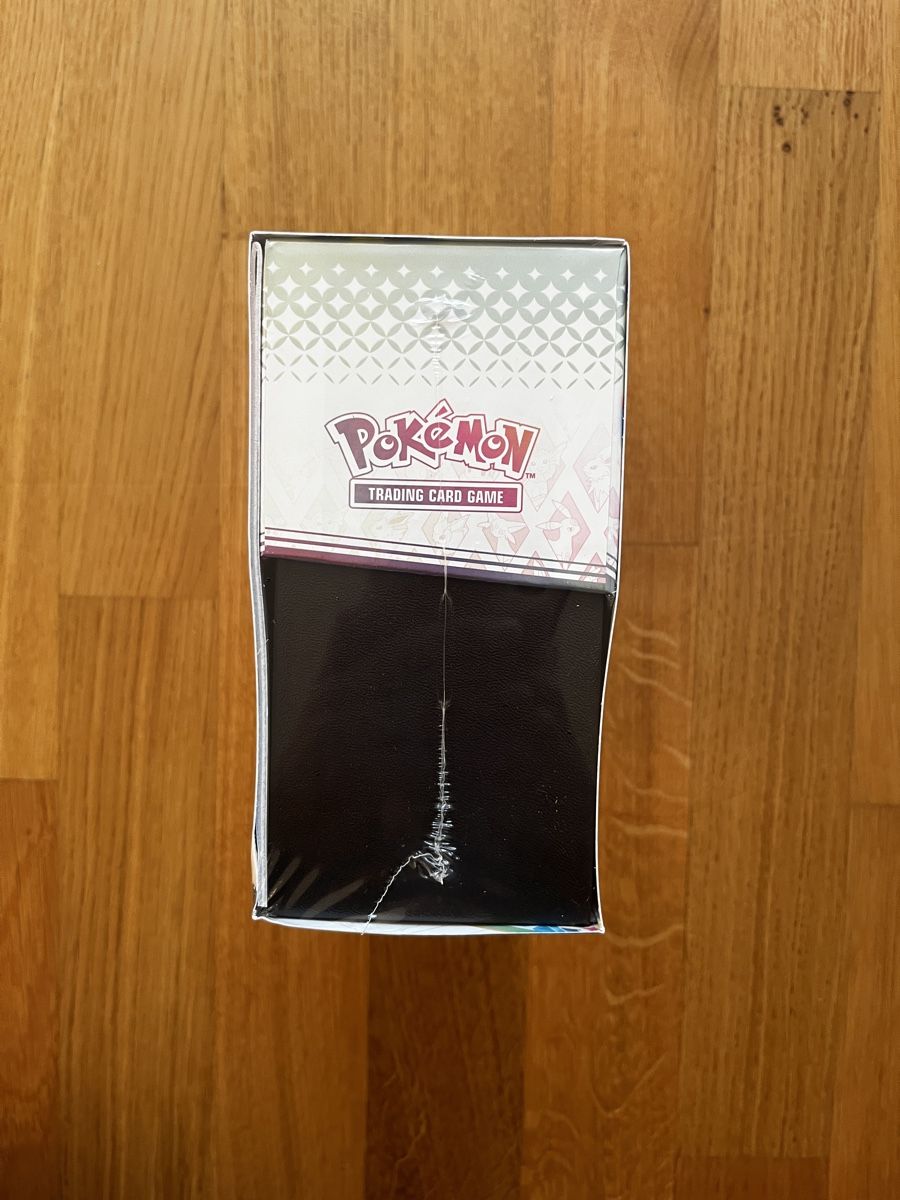 Pokémon Sammelbilder & Trading cards: Pokémon Prismatic Evolutions ETB – Neu (gemäss Beschreibung) aus Cham von stellarsky 4