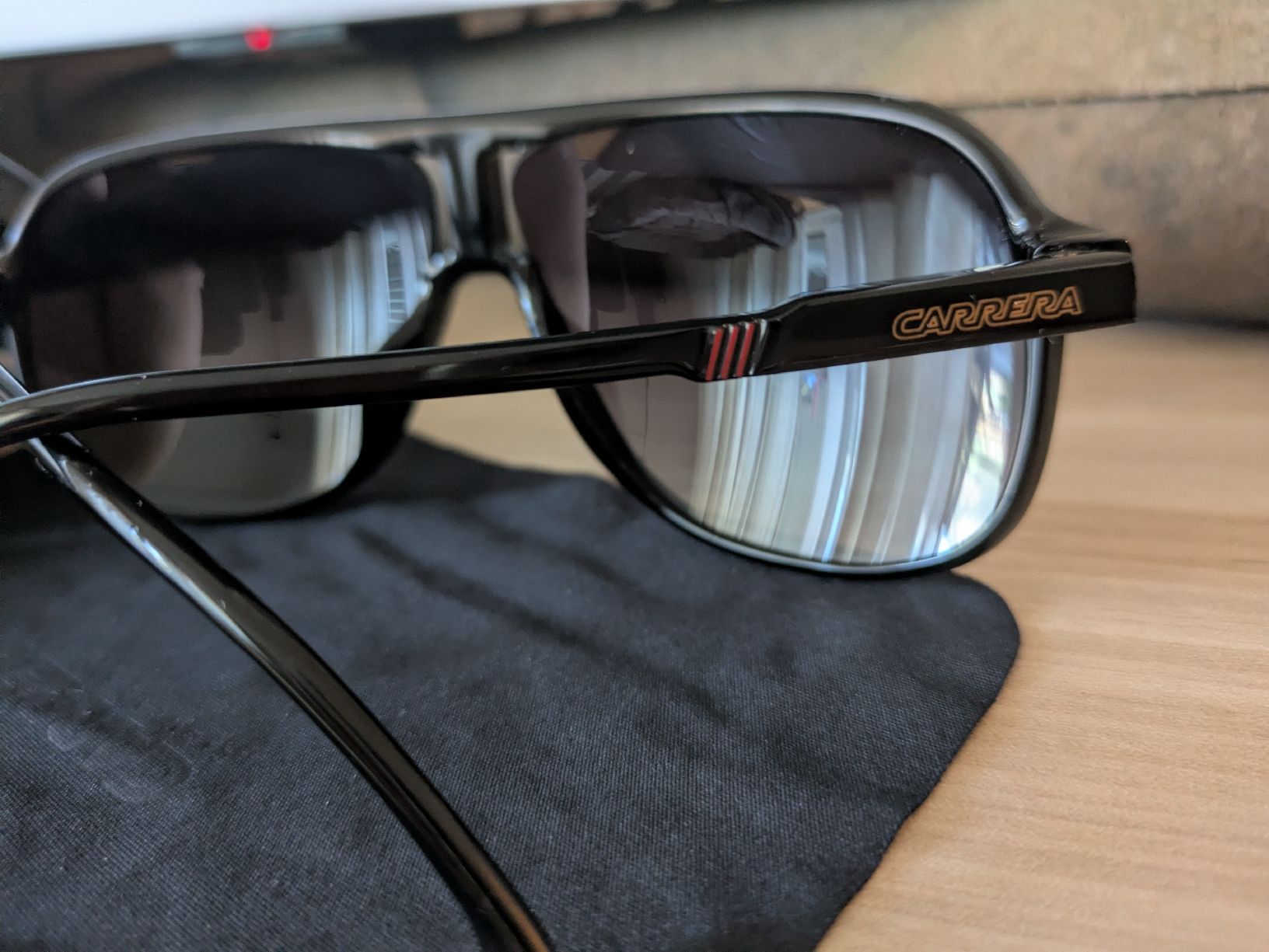 Carrera Lunettes & Verres: Occhiali da Sole Carrera neri con custodia – D'occasion à Untervaz par mar_2lgb 3
