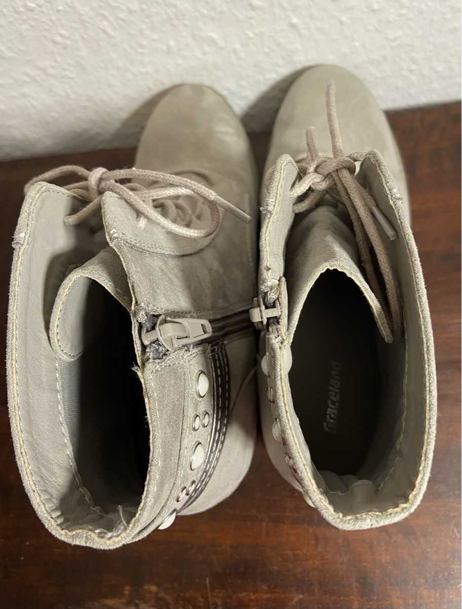 Graceland Scarpe da donna: Stiefeletten Boots mit Perlennieten Gr. 38 hellgrau – Usato da Fislisbach venduto da KolibriSecondhand 7