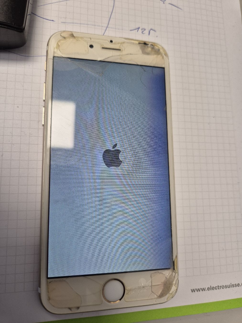 Telefoni cellulari / Smartphones: Apple I Phone defekt – Difettoso da Hombrechtikon venduto da mimi964 3