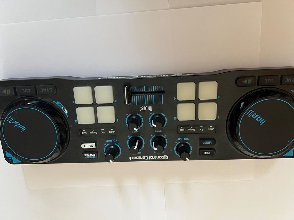 DJ Control Compact Kaufen auf Ricardo