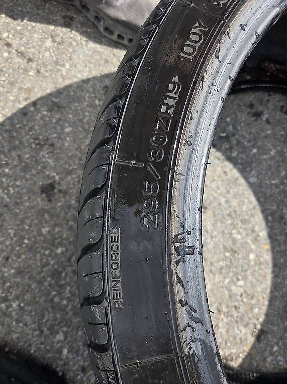 Sonstiges Schreiben & Zeichnen: Reifen Nankang 295 / 30 R19 – Gebraucht aus Alterswil FR von Brujos 2