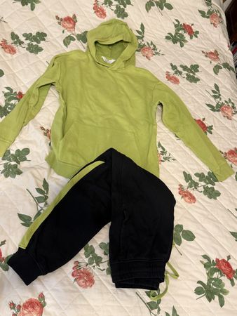 H&M Set Pullover und Hose grün schwarz Grösse 158/164