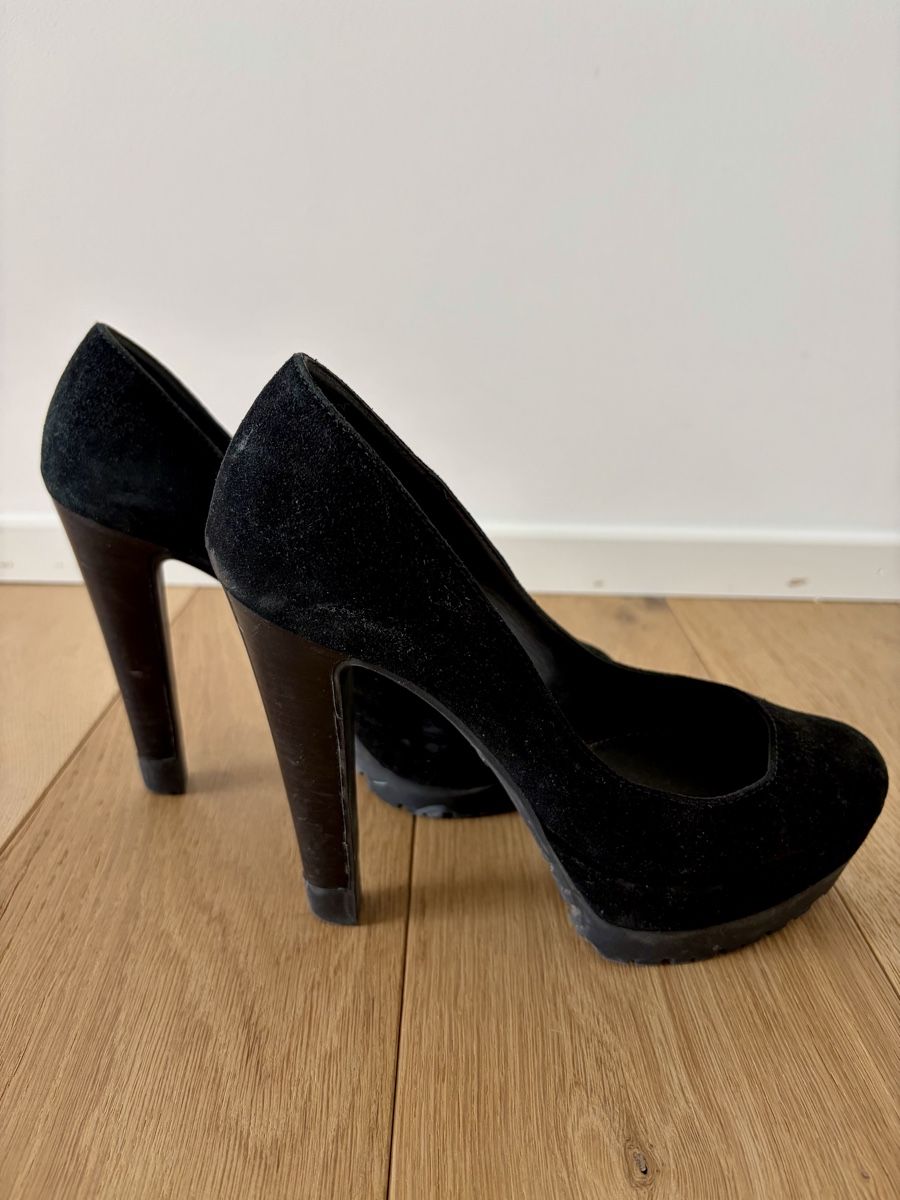 Sergio Rossi Scarpe da donna: Sergio Rossi Black Suede Heels – Usato da Zürich venduto da Moremoneymoney